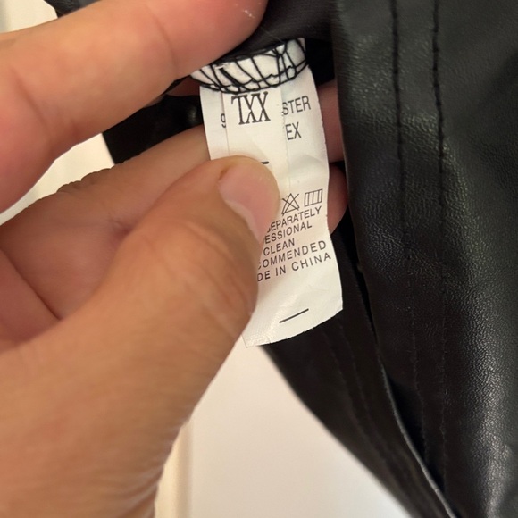 Elegant Black Faux Leather Mini Dress - Picture 7 of 8